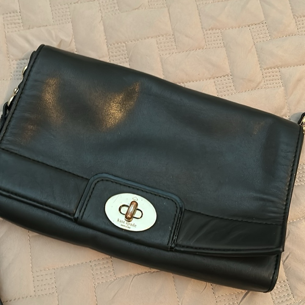 Kate Spade ♠️ Black Leather Cross body with Flap Closure